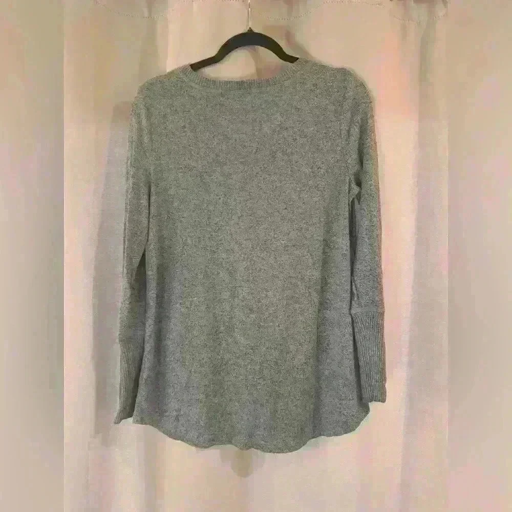Women’s Gray 24/7 Maurices Top - Picture 2 of 7